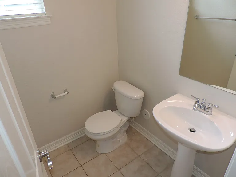 2246 Ulster St — Photo 10