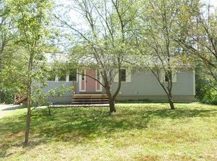 110 Monroe St, Douglas, MA 01516