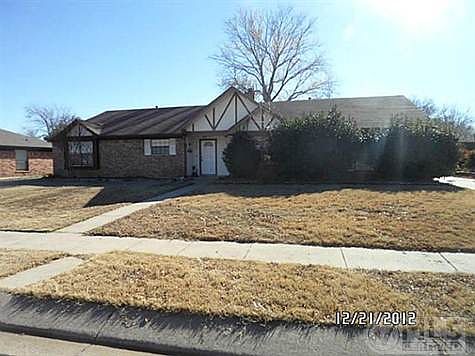 1st image of 2424 Oakmont Dr