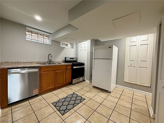 5th image of 4515 Pershing Ave