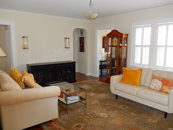 4th image of 358 W Hillside Ave
