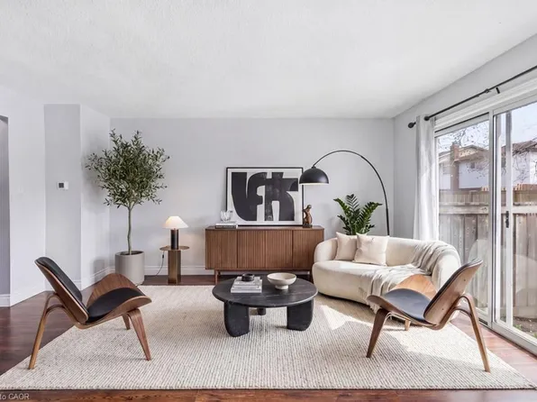 262 Kenora Ave #29, Hamilton, ON L8E 3Y3