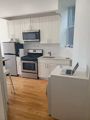 Rented by Avenues Real Estate | media 11