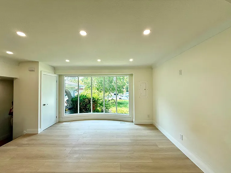 25 Meadowbrook Cres #1 — Photo 8
