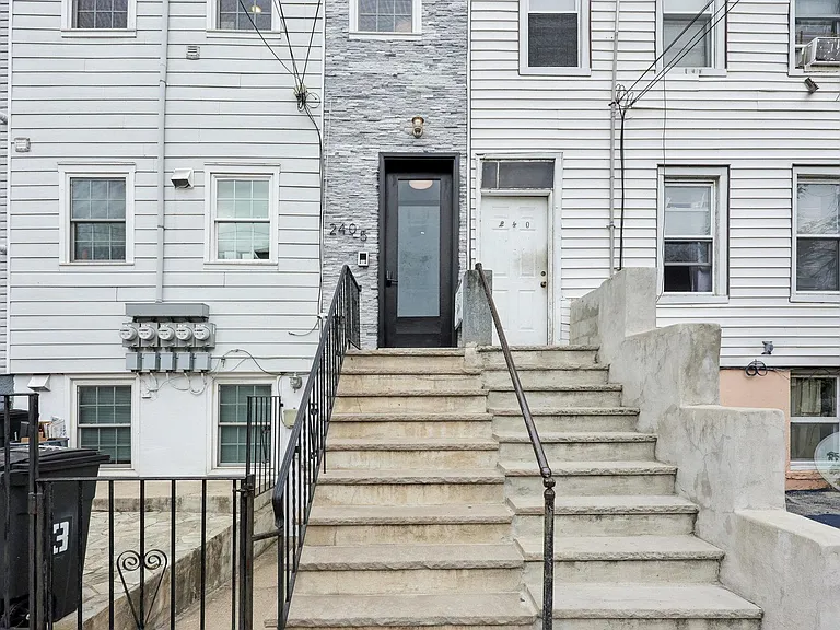 240.5 South St #3 — Photo 16