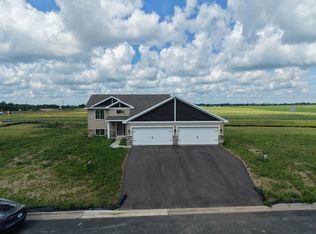 1003 Misty Meadow Blvd, Buffalo, MN 55313