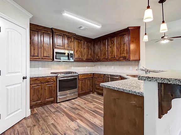 4th image of 1206 Brunswick Ct