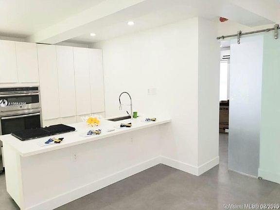 2nd image of 752 N Meridian Ave #17