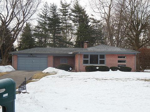 1st image of 1617 W 61st St