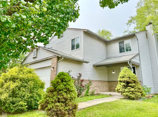 5826 Buck Rill Dr, Indianapolis, IN 46237