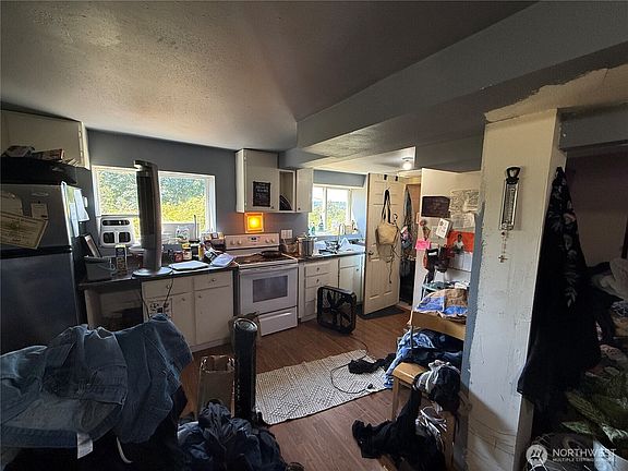 4th image of 5309 S Augusta Street