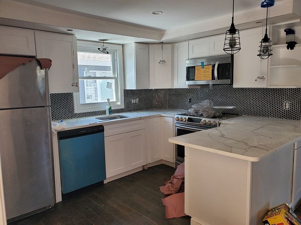 2nd image of 16 Rand St #1