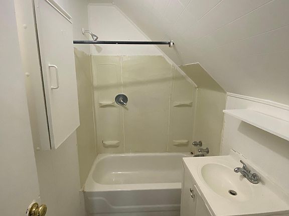 2nd image of 3434 Beechwood Ave #3