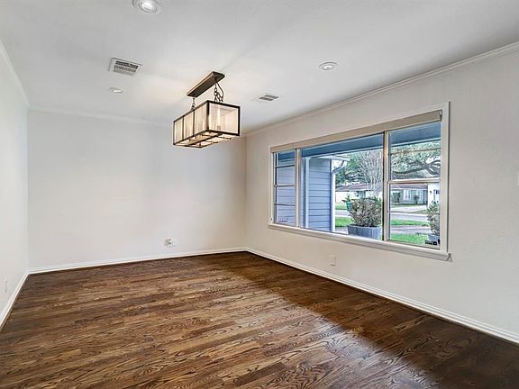 4th image of 1034 Wynnwood Ln