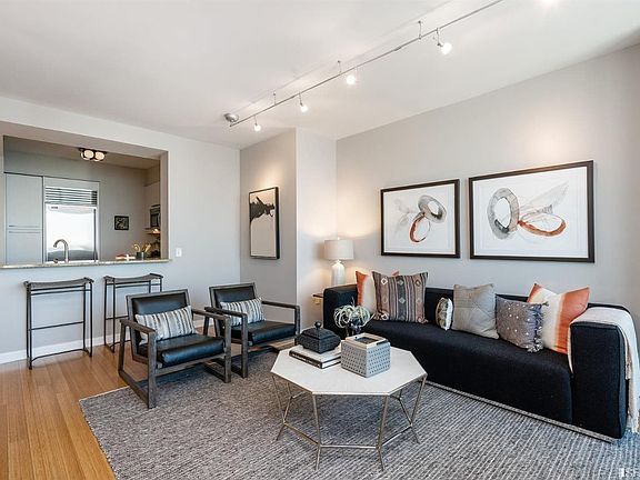 5th image of 425 1st St #2001