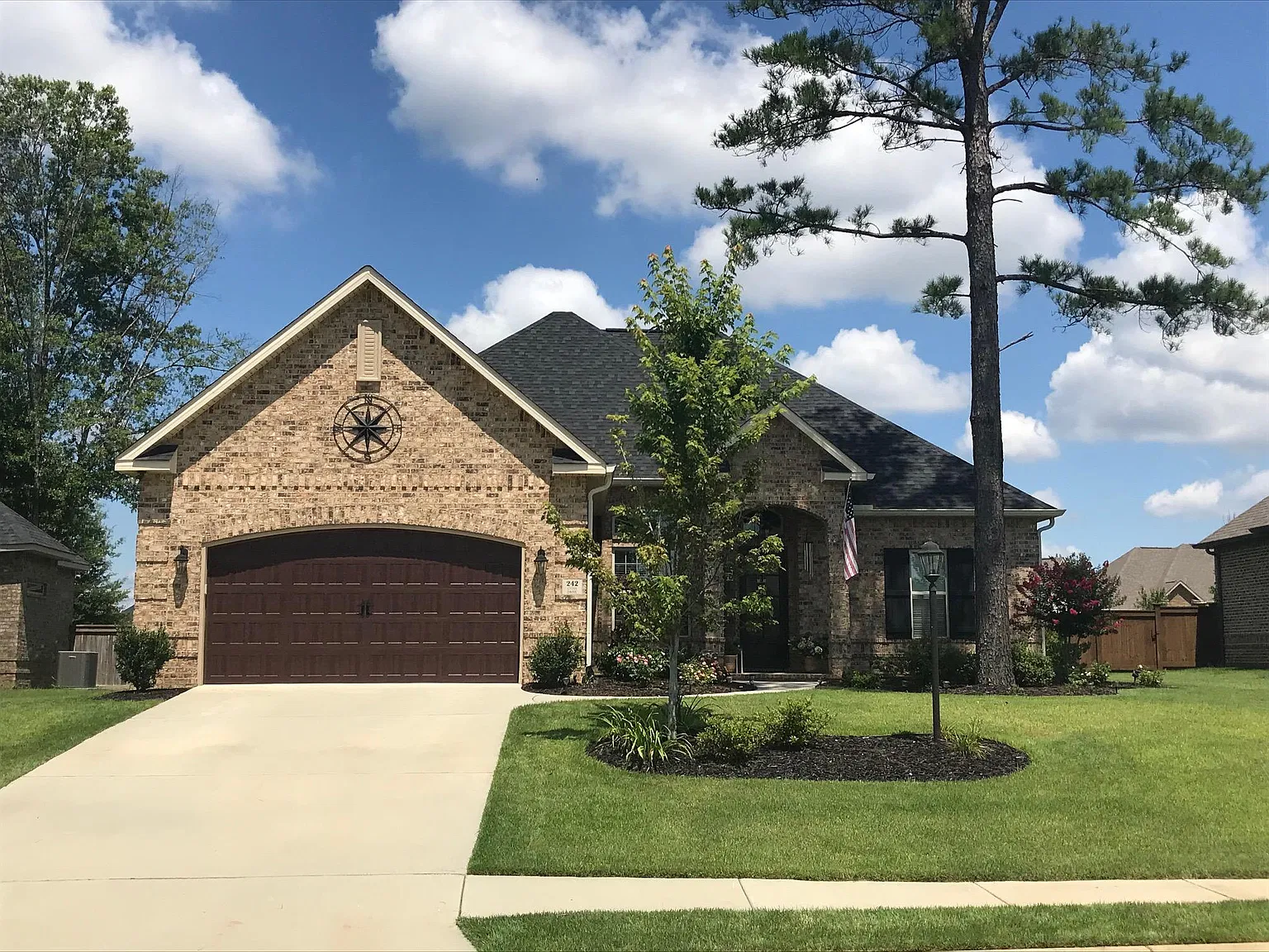 242 Lydia Dr — Photo 1