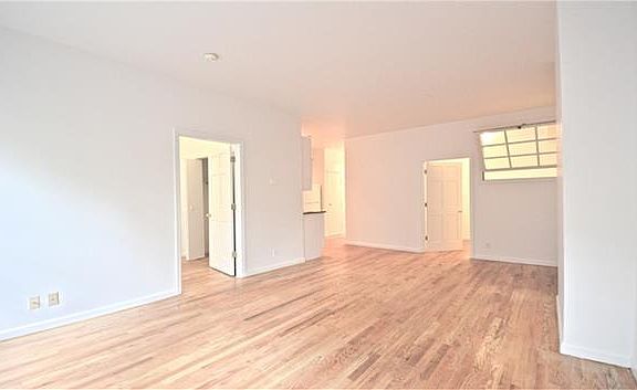 2nd image of 306 W 30th St APT 2R