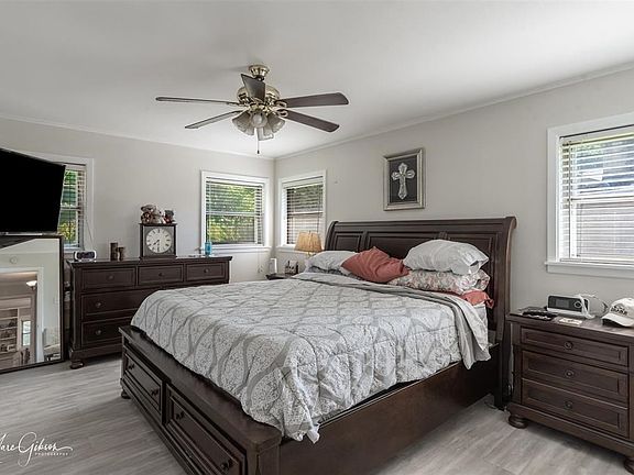 3rd image of 2313 Ashland Ave