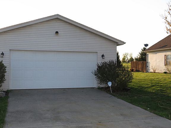 3rd image of 120 Cherry Creek Ln