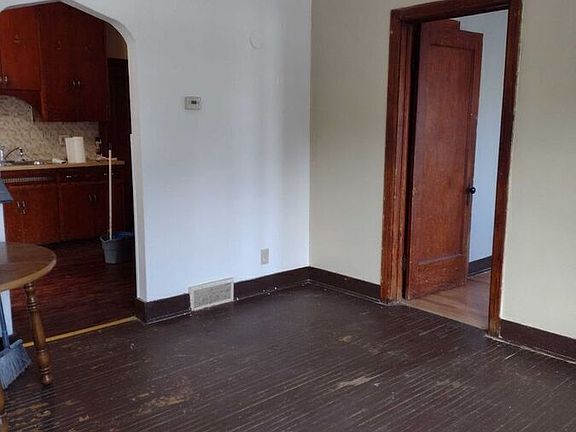 4th image of 5 Warsaw St