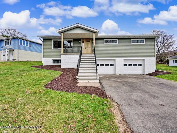 104 Barry Dr, Clarks Summit, PA 18411