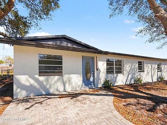 2nd image of 2536 Post Rd