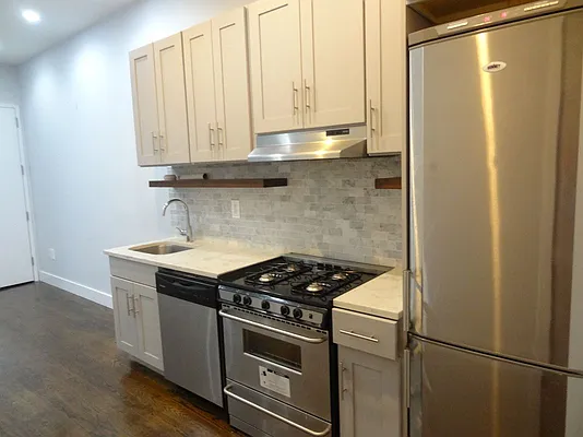 Rented by Miron Realty Group | media 43