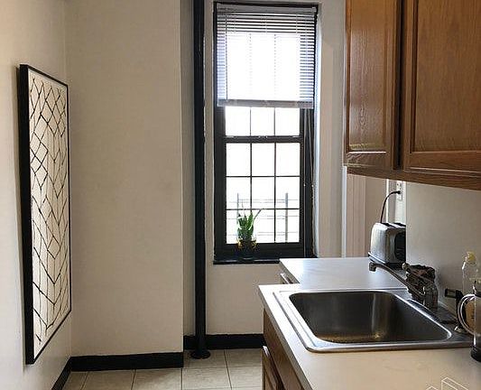 4th image of 460 W 24th St APT 10D