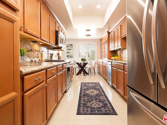 5th image of 1840 Veteran Ave APT 306