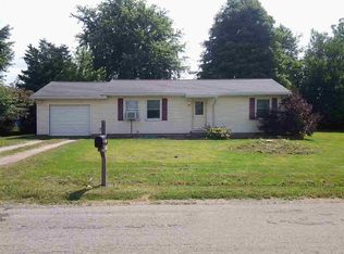 11480 N Enchanted Forest Ln, Cromwell, IN 46732