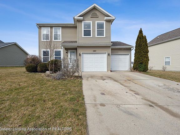 3rd image of 1323 Yarrow Dr
