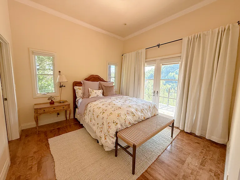 Bedroom with Walk in Closet