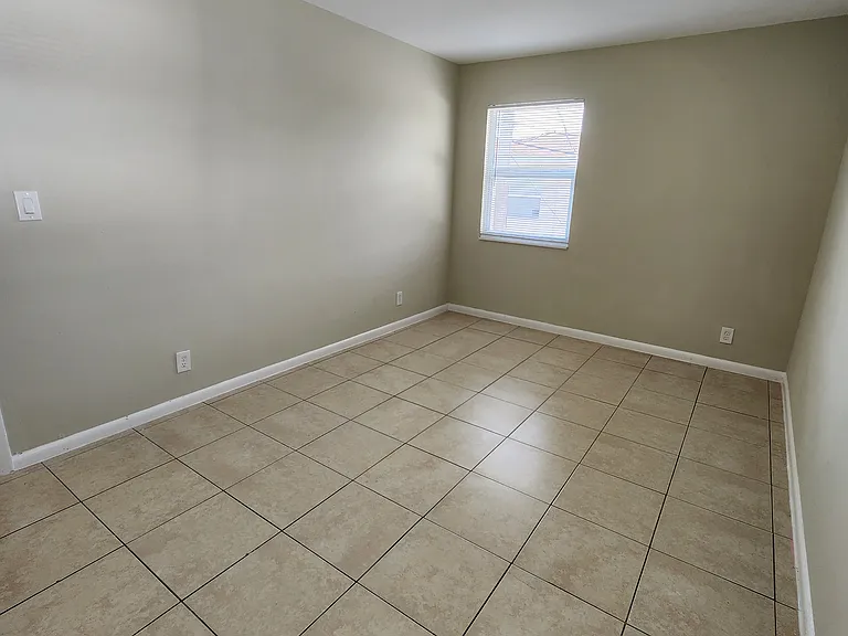 933 Laurel Dr — Photo 29