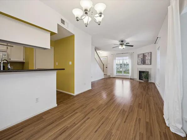 7575 Cambridge St APT 502, Houston, TX 77054