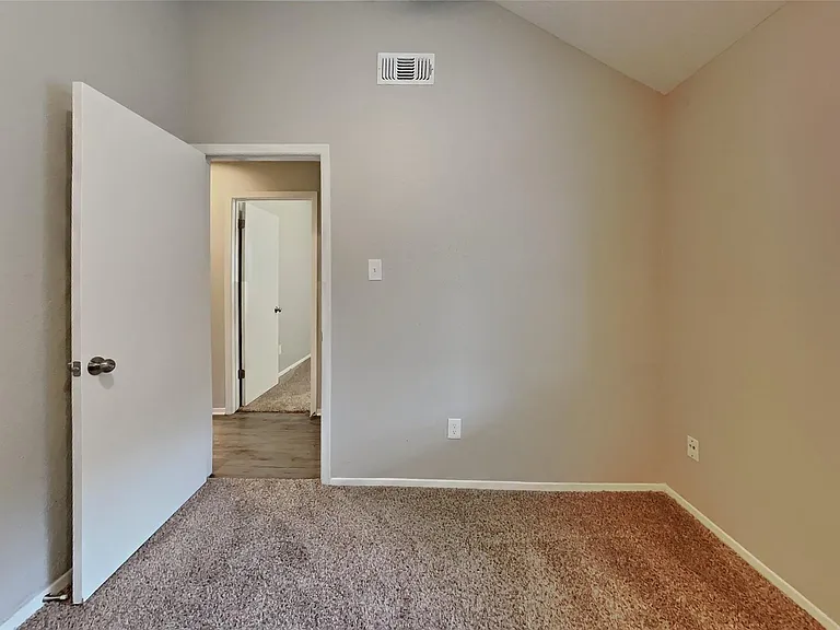 13215 Noblecrest Dr — Photo 13