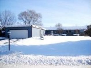 2726 Knob Hill Rd, Johnsburg, IL 60051
