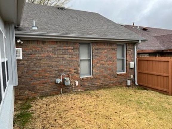 4th image of 210 Westmeade Ct