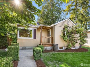 1010 E Marine View Dr, Everett, WA 98201