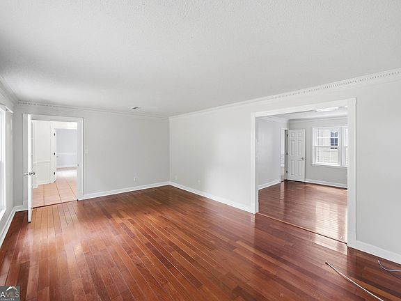 5th image of 1215 Craddock Way