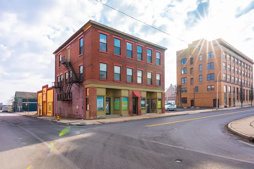 1 bed, 400 sqft, $1,380 — Photo 1