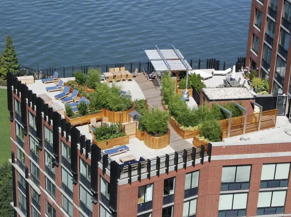 400 Chambers Street image 9 of 15