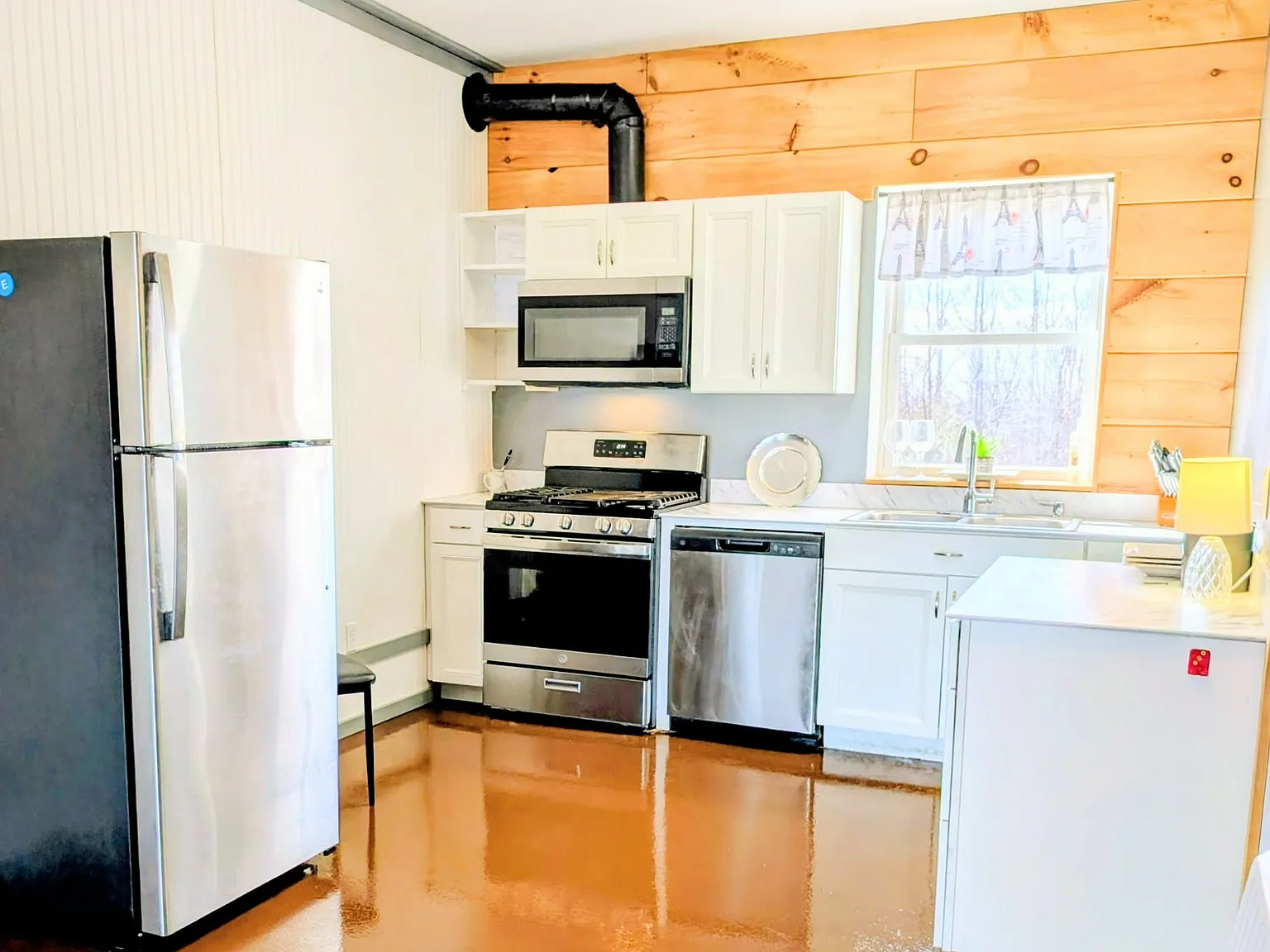 2 bed, 1200 sqft, $2,500 — Photo 1