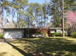 801 Lakeshore Dr, Pineville, LA 71360
