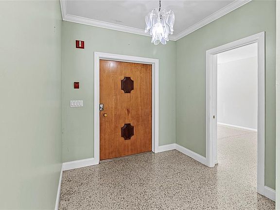 5th image of 2605 Desoto Rd