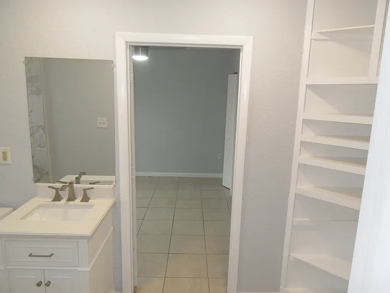 1600 Roosevelt Ave — Photo 13