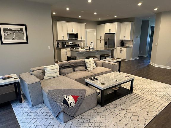 4th image of 2416 Watson Cir