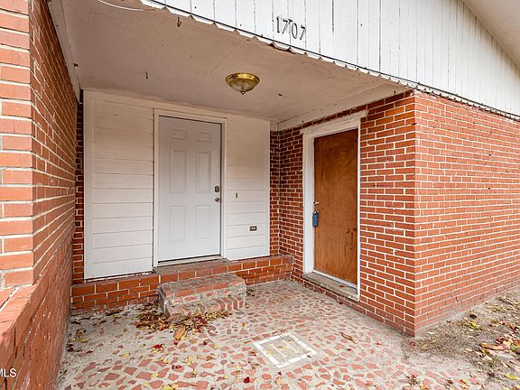 5th image of 1707 Smith Ave