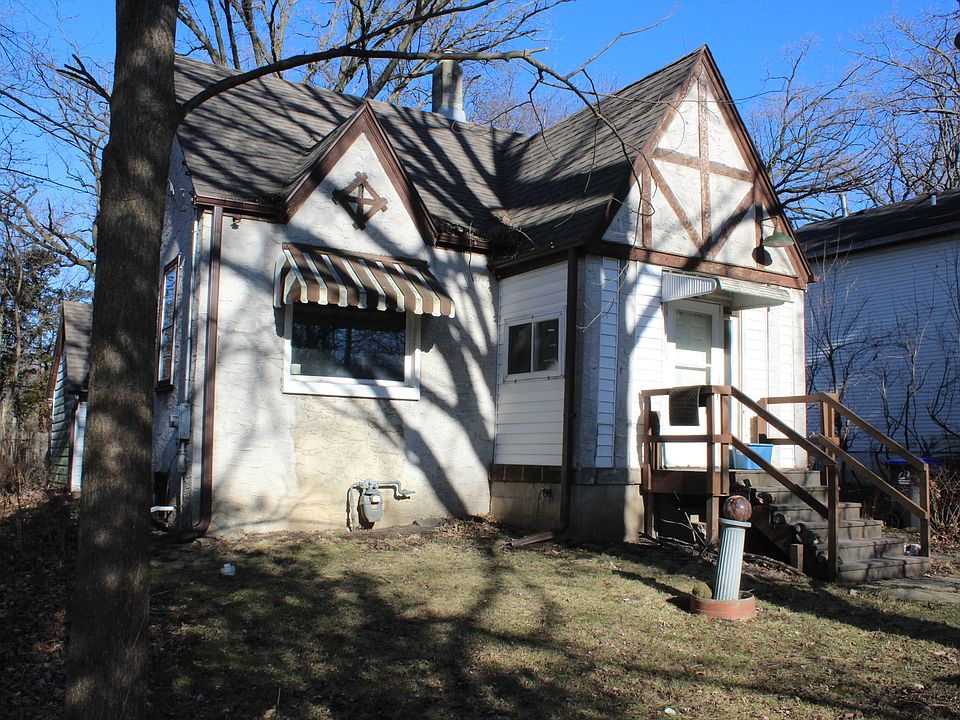 1st image of 10596 W Woodland Ave