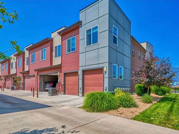 3rd image of 2050 W 67th Pl