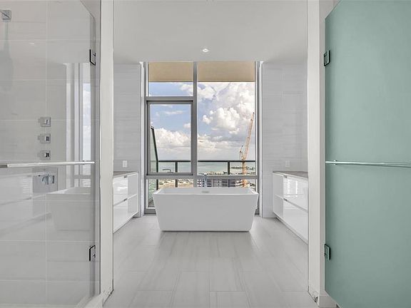 5th image of 400 CENTRAL AVENUE #2705